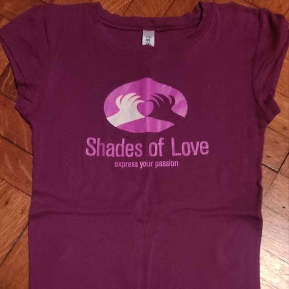 Bella Tops - Shades of Love T Shirt